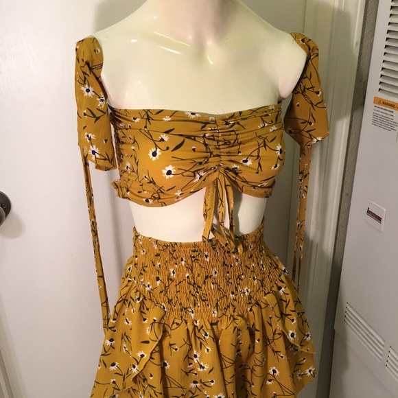 Boho Fun Mustard Floral Top and Shorts sz S - Picture 5 of 8